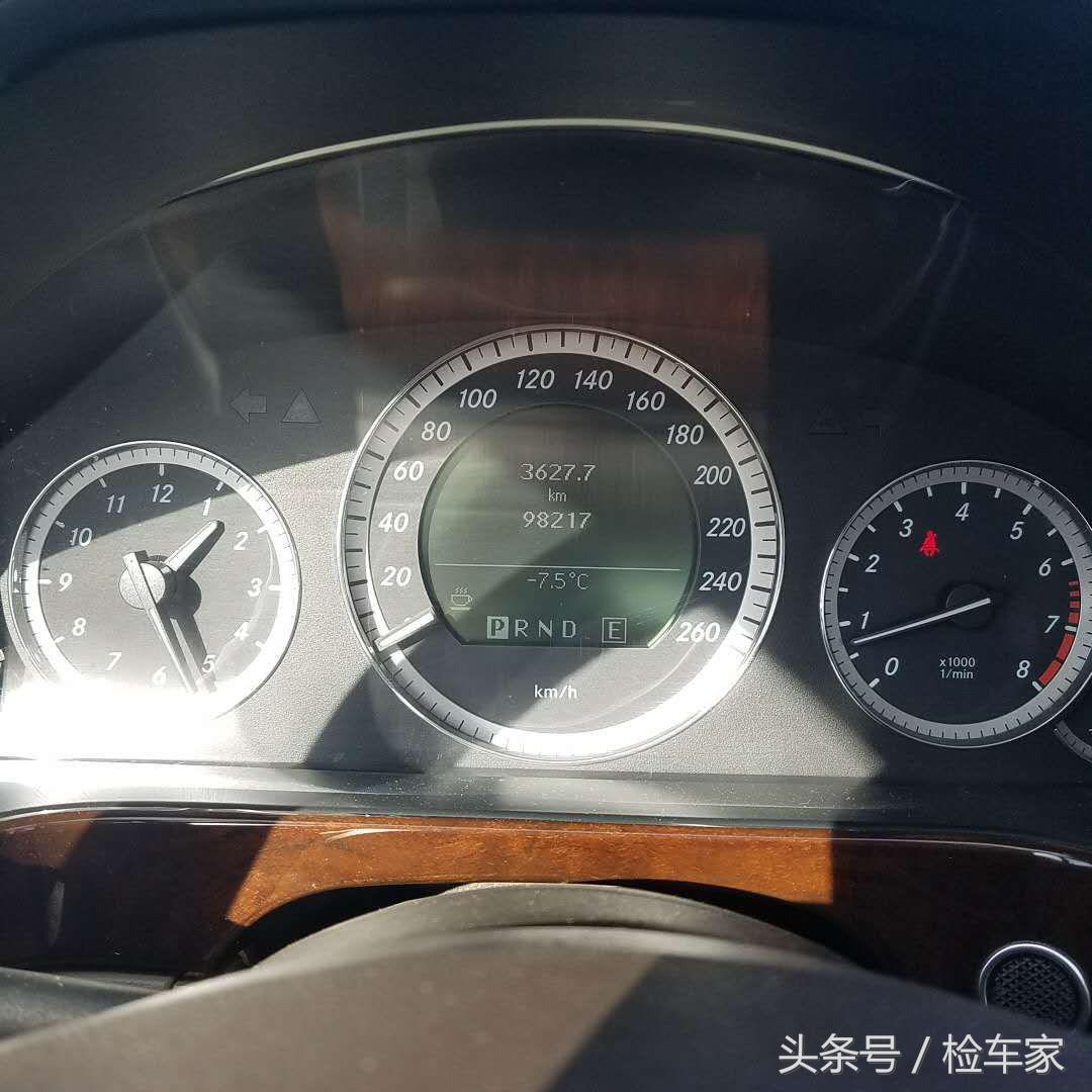 十二万公里的奔驰e200还能买吗,奔驰e200值不值得买