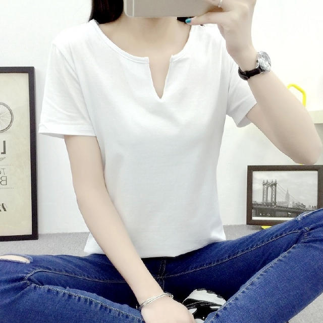 单穿吊带裙太露不好意思出门？只需一招让你美上加美