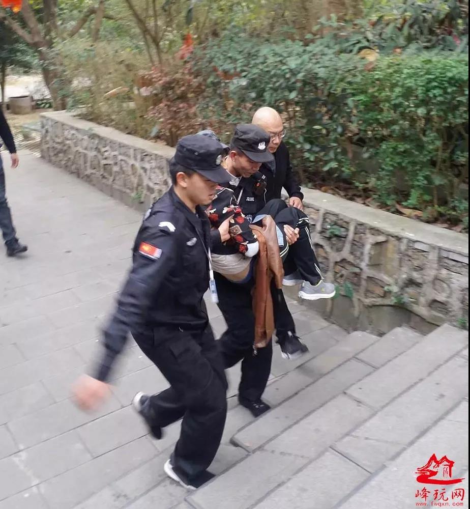 游客突发疾病景区紧急救助,景区内游客突发心脏病