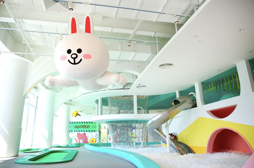 睡进220米高空上的云端酒店，玩转网红LINEFRIENDS乐园，新晋亲子游地标来袭！