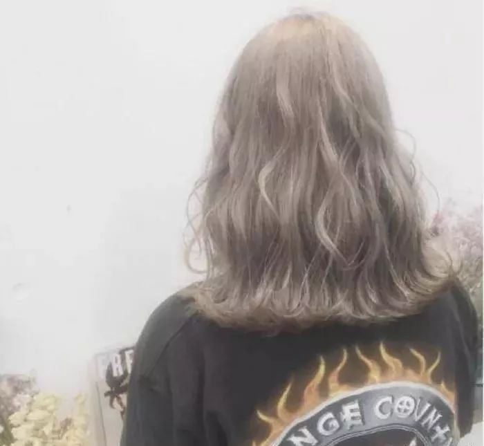 美发泡面卷短发,烫发泡面头短发女