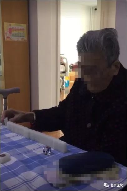 90后护士在icu病房,icu病房的90后男护士天团