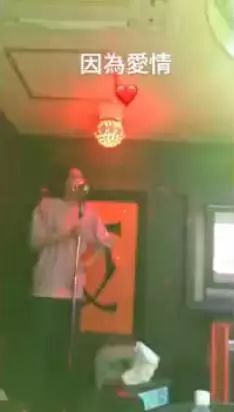 王菲谢霆锋甜蜜相处,王菲谢霆锋十指紧扣大秀恩爱