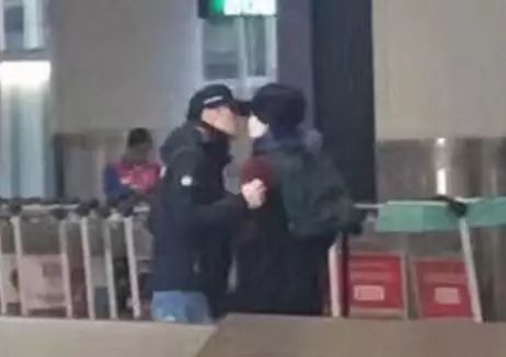 王菲谢霆锋同台集合,王菲谢霆锋甜蜜现场