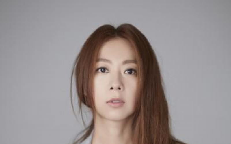 陈绮贞街边照片,陈绮贞背后的故事