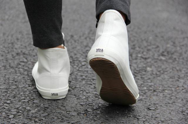 撞鞋不可怕谁最尴尬,撞鞋不可怕谁假谁尴尬