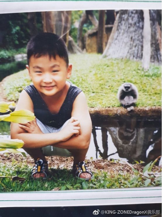 「神探苍扒瓜」LCK榜首KZ战队晒出小花生童年萌照，粉丝：吃可爱长大的吧？