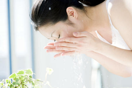 想要美白护肤用什么方法,有效美白技巧让你拥有嫩白肌肤