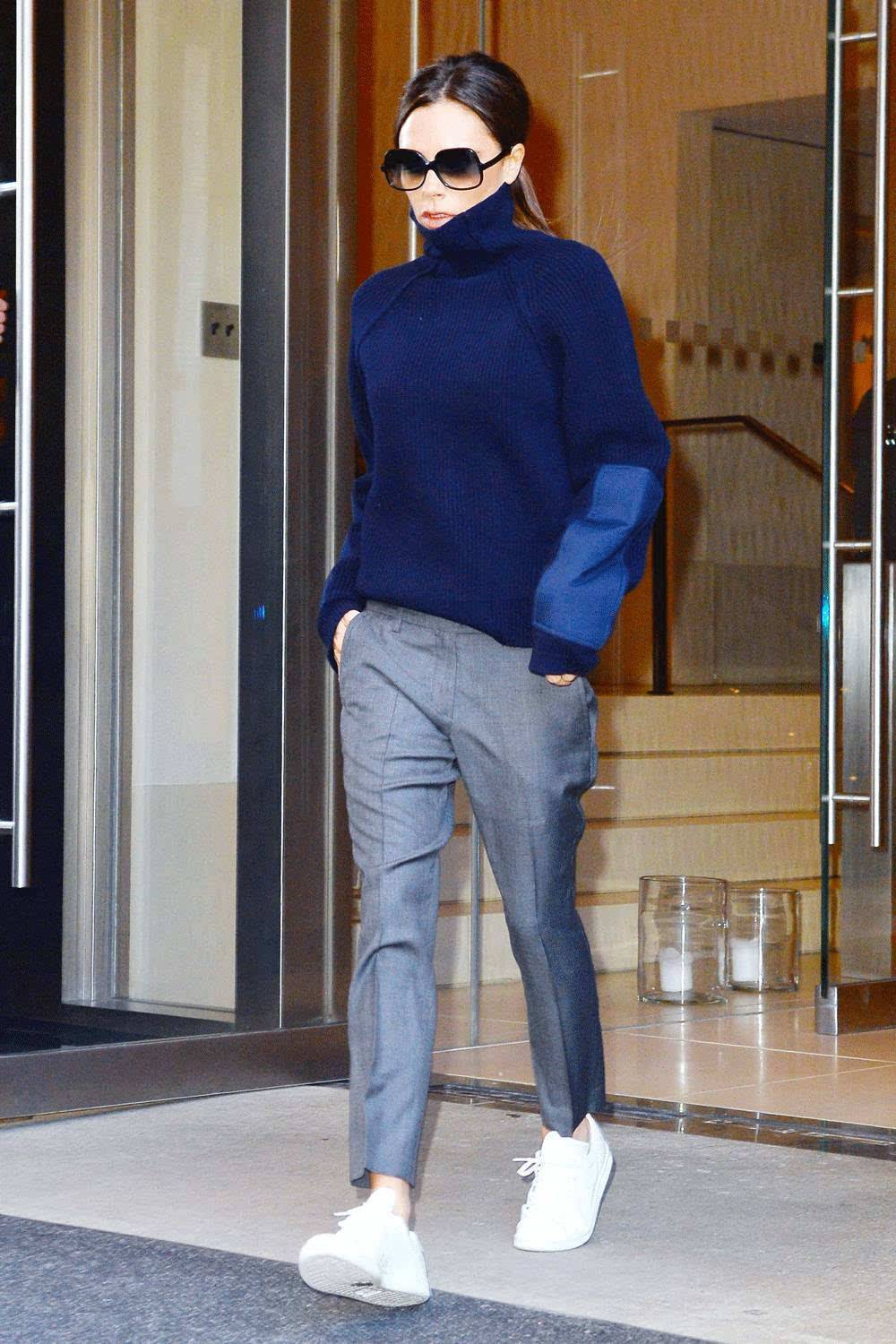 脚踝处开叉的裤子,脚踝处有毛毛的裤子