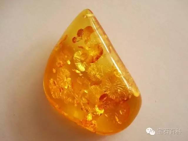 烤色蜜蜡和非烤色蜜蜡对比图,蜜蜡烤色算二代蜜蜡吗