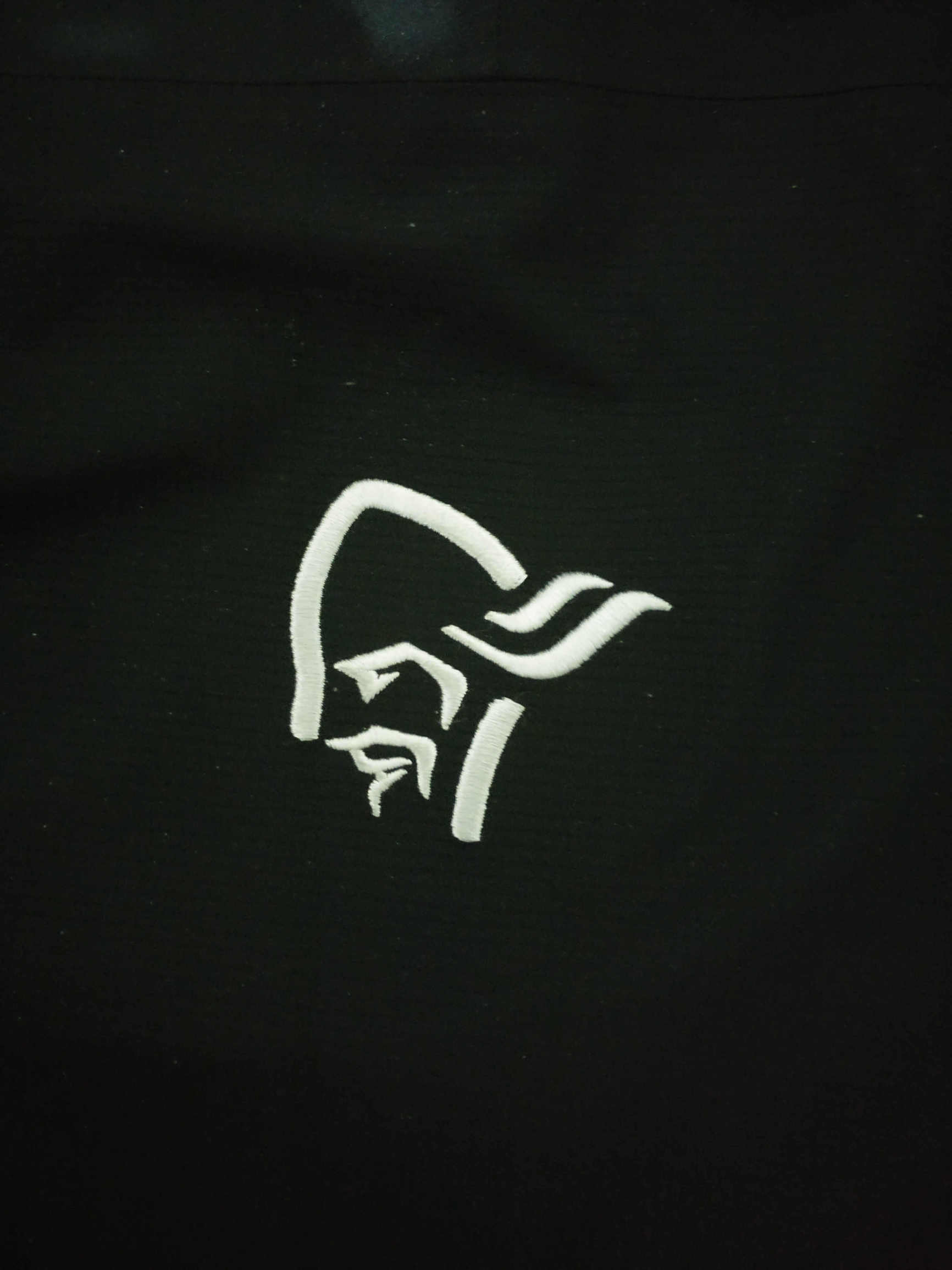 媲美始祖鸟向导的冲锋衣,目前最好的媲美始祖鸟冲锋衣