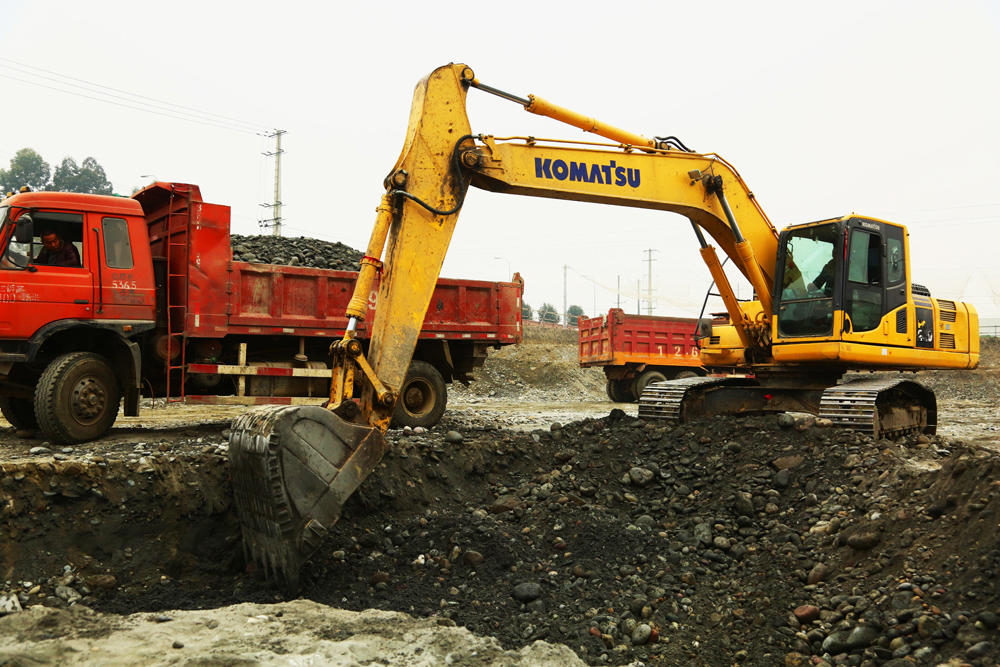 钟均：品质缔造经久价值小松挖掘机超万用户走访