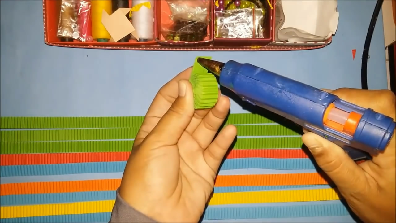 纸手工毛毛虫制作方法,纸毛毛虫制作方法