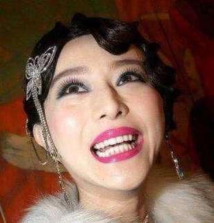 女星傻笑谁最萌?赵丽颖治愈陈乔恩少女,林依晨像袁湘琴附体!