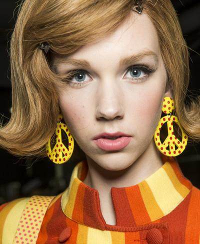 一字眉弯眉,一字眉自然眉韩式眉哪种好看