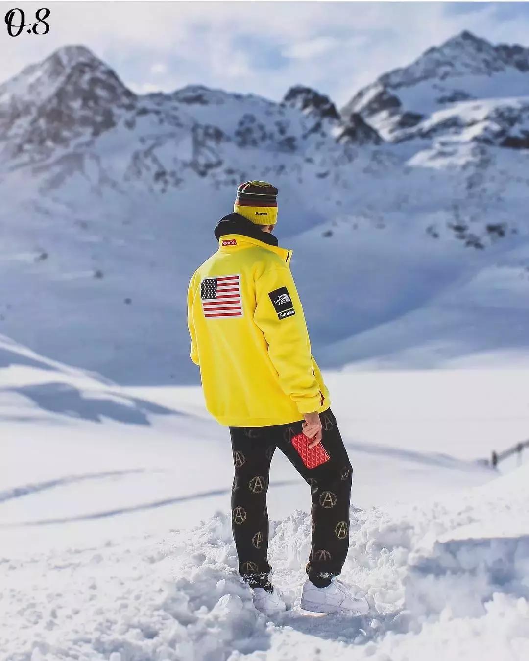 你和时尚之间只差一条腰带,米色同色系撞色穿搭