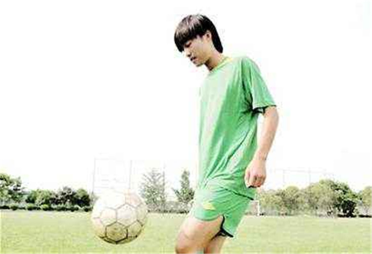 16岁他被拜仁多特相中全国城运会受伤成转折如今他终于登陆欧洲