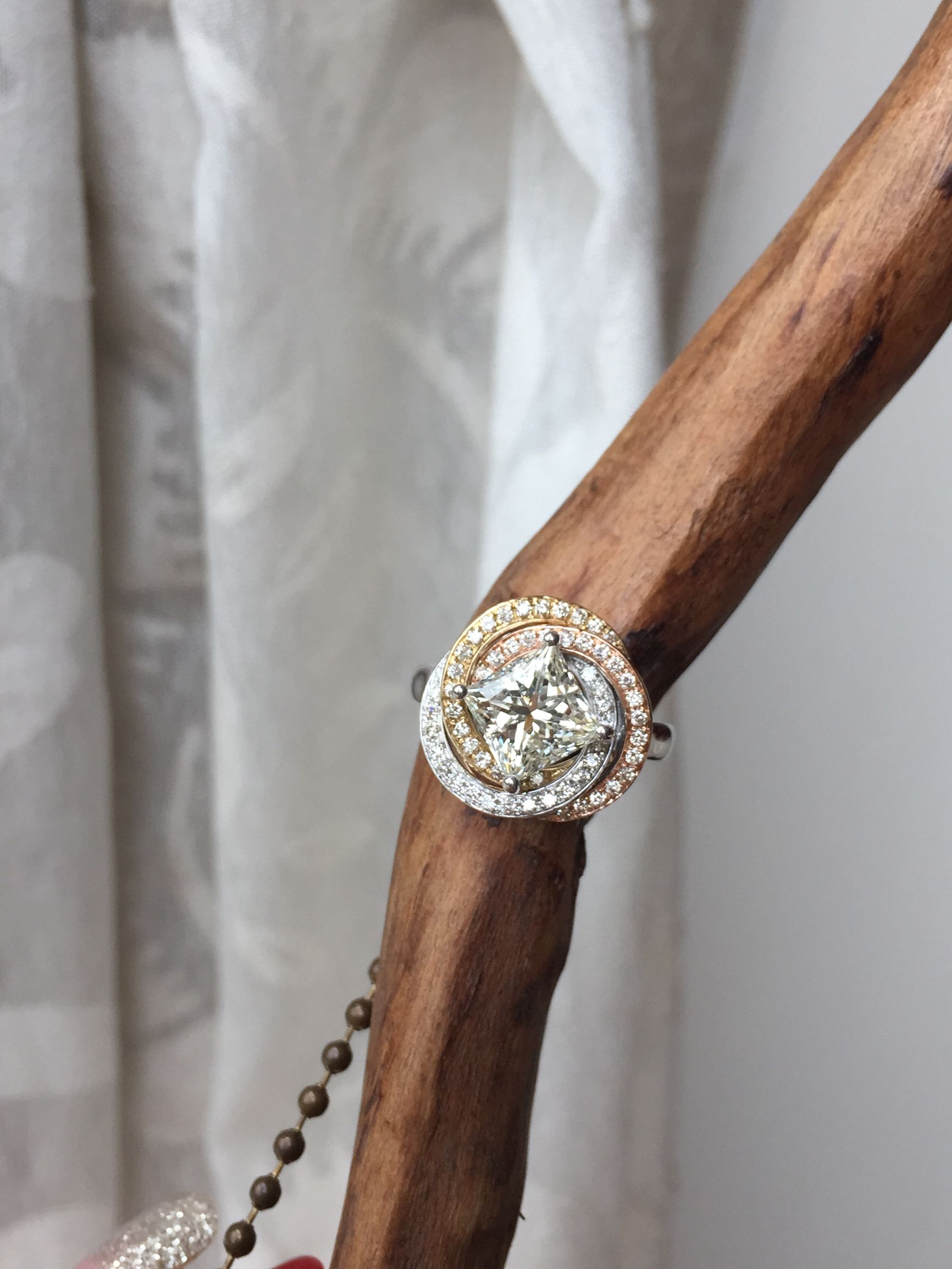 婚戒钻石如何挑选,如何挑选钻石婚戒解答