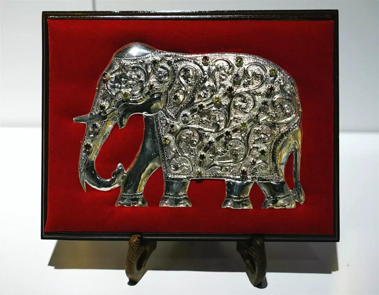 成都有哪些值得带给朋友的礼物,成都送人礼物送什么