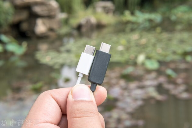 在3.5mm纷纷阵亡的当下，一款靠谱的Type-C转3.5mm或许是唯一稻草