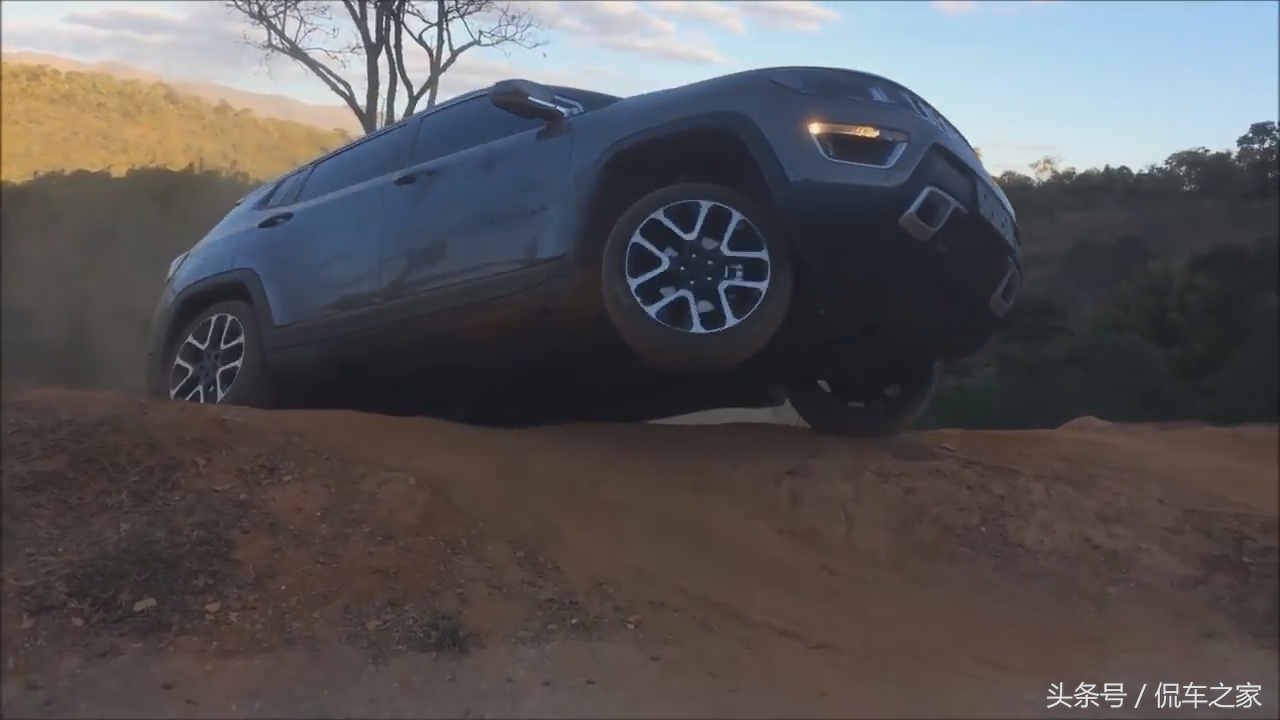 新款jeep指南者1.4t二手,2015款吉普指南者2.0进口二手行情