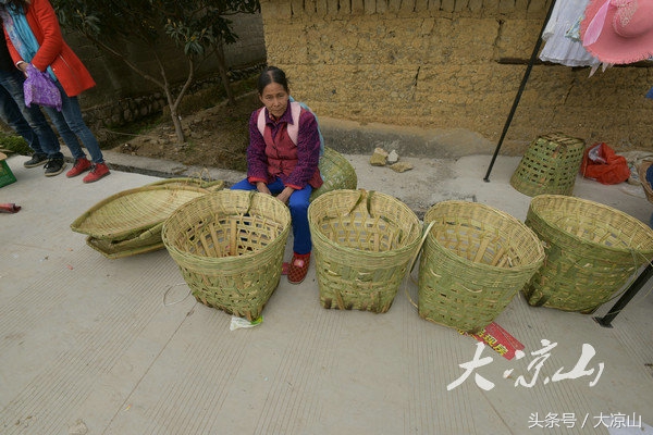元宵节,是凉山传统农具交易日——德昌赶草坝场看你能认识多少农具?