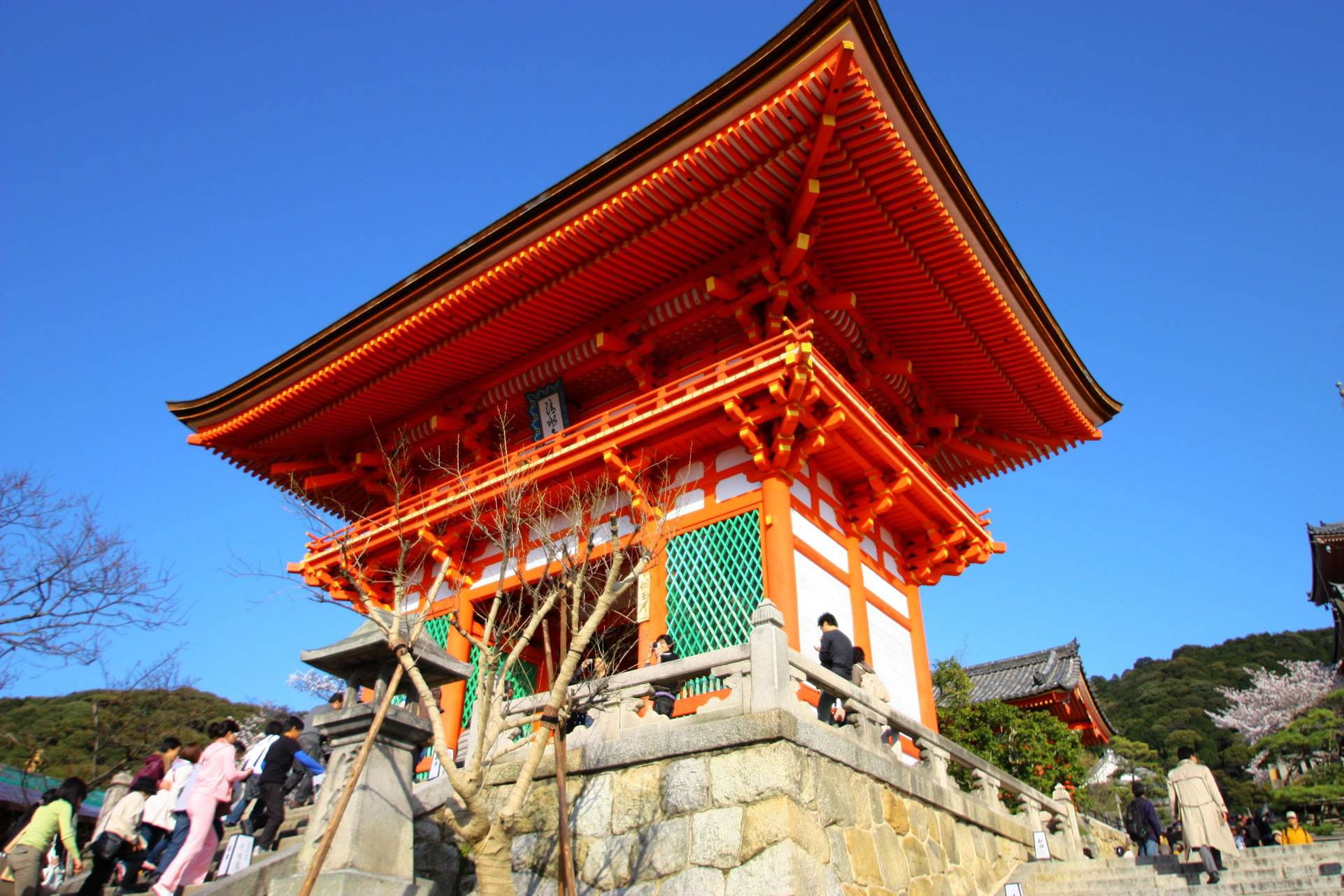 中国游客全球第一：美国游客消费额仅中国一半，这个国家最受欢迎