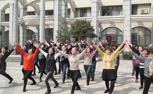 中国式健身,健身广场舞为什么完整版