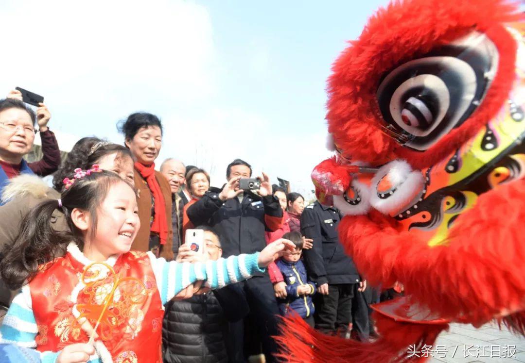早安武汉|今日外出赏花灯记得携带雨具