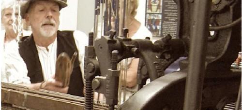 告诉你围巾怎样系得优雅有气质