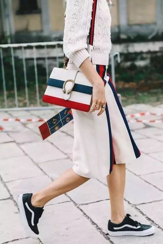 开工大吉带的东西,适合上班族的几款大牌包包分享