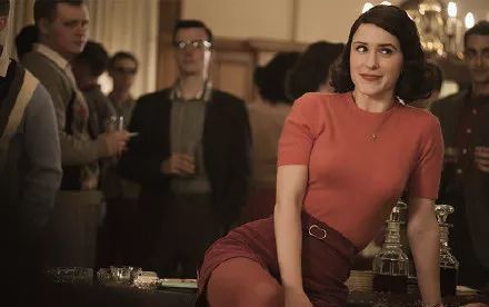 麦瑟尔夫人穿搭风格,了不起的麦瑟尔夫人怎么看