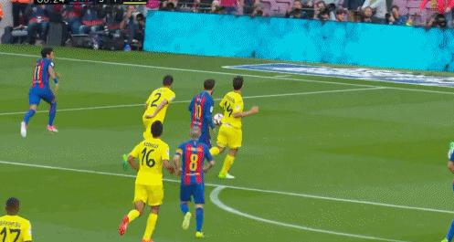 足球十大过人经典动作,足球最简单的过人动作小孩子