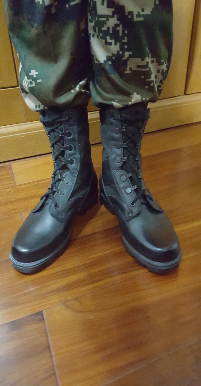 07式军服之谜:为何男款手套有绒毛女款却没有?