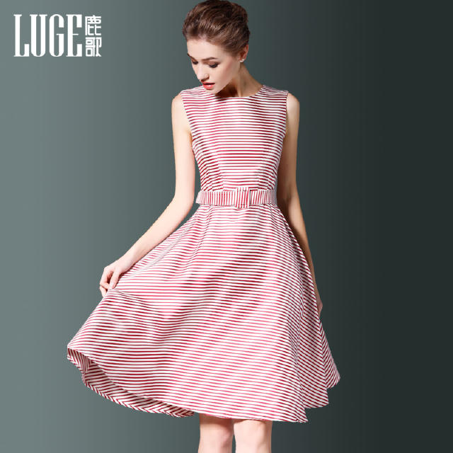 纯色收腰连衣裙女夏季新款,夏季雪纺纯色连衣裙