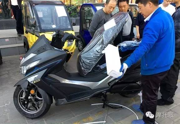 光阳赛艇300i参数配置,光阳300i和光阳赛艇300区别