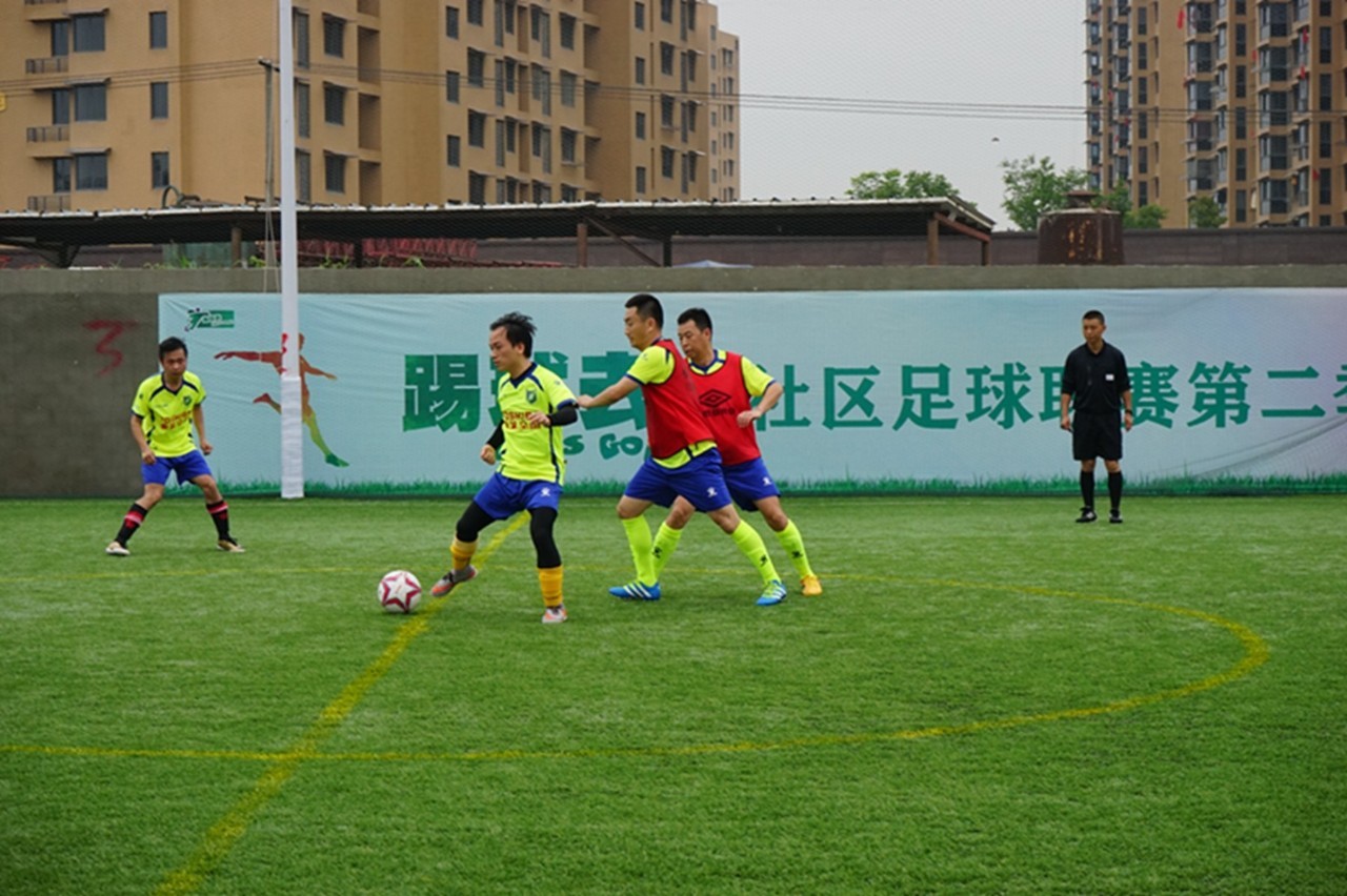 美女经理、网红妹子直播!“踢球去”足球联赛,从赛场火到了线上!