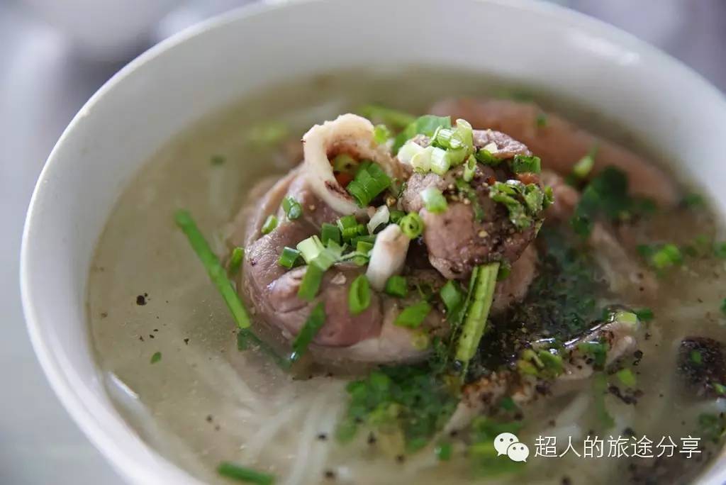 越南胡志明奥黛店,在胡志明街头偶遇穿奥黛的美女