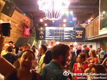 东莞欧冠决赛看球,欧冠决赛看台举杯