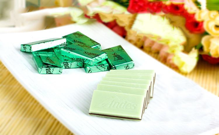 口臭近距离社交尴尬怎么办,口臭难闻又尴尬教你一招吃掉口臭