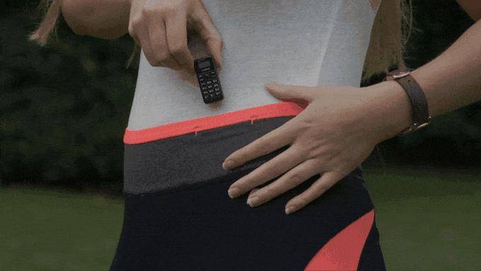 世界上最小的手机，大概两个硬币大小，众筹价欲售264元