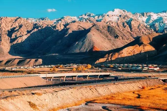 我们来自五湖四海原唱,我们来自于五湖四海全文