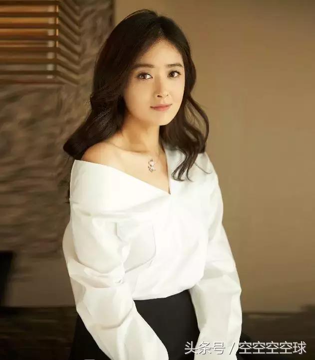 肩宽胸小腰细如何穿衣服,胸小肩宽腿短咋穿