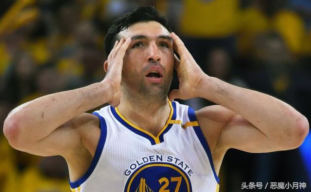 渣渣帕楚里亚垫脚伦纳德,渣渣帕楚里亚犯规集锦