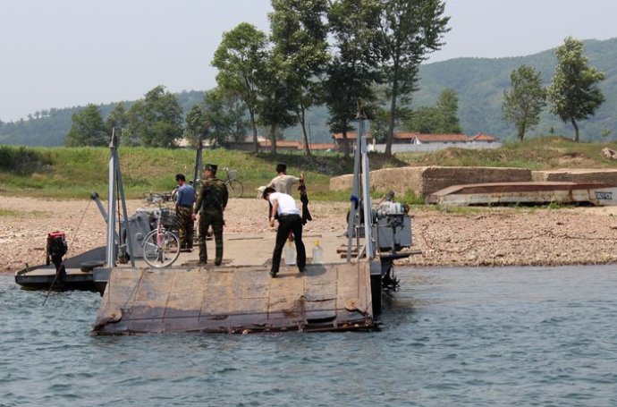 中朝边境美丽的风景,中朝边境桃花盛开的地方