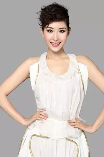 创业中最漂亮的女人,中国十大创业风云人物女性