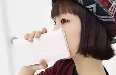 钱包什么颜色款式最招财,喜火喜木的人用什么颜色的钱包好