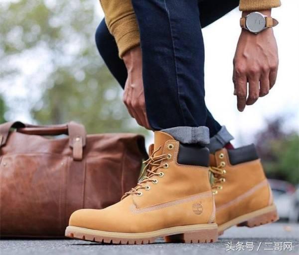 马丁靴会越穿越大吗,什么的马丁靴好看耐穿