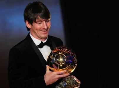 梅西和c罗十年独霸金球奖的神话,11-12赛季梅西和c罗数据对比