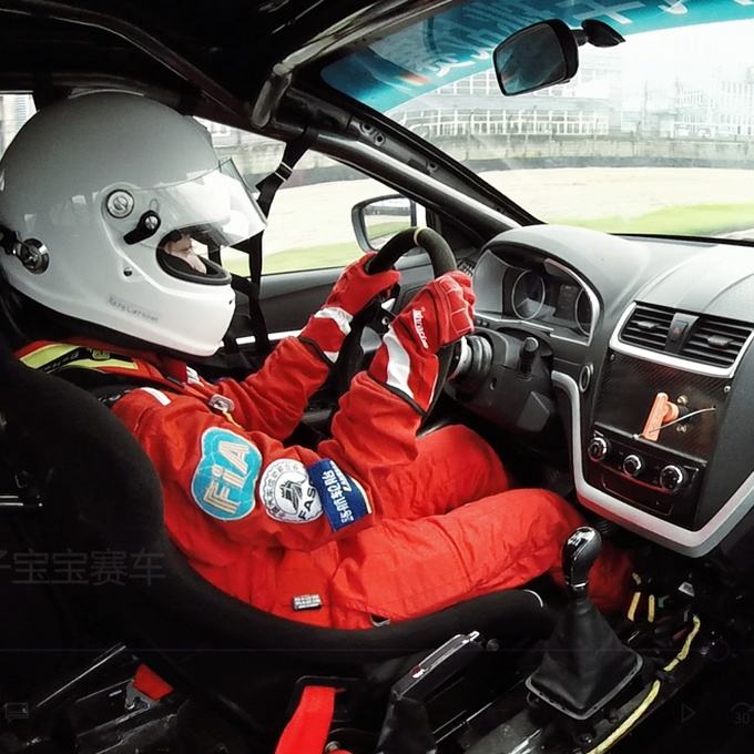 赛车女车手相亲,女赛车手相亲